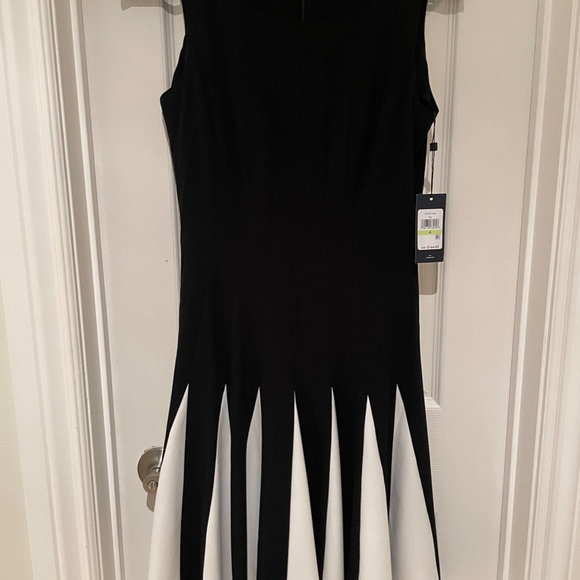 NEW Tommy Hilfiger Black and White Flared - Picture 1 of 7